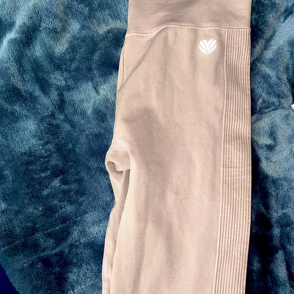 Forever 21 seamless leggings bundle - Picture 2 of 8